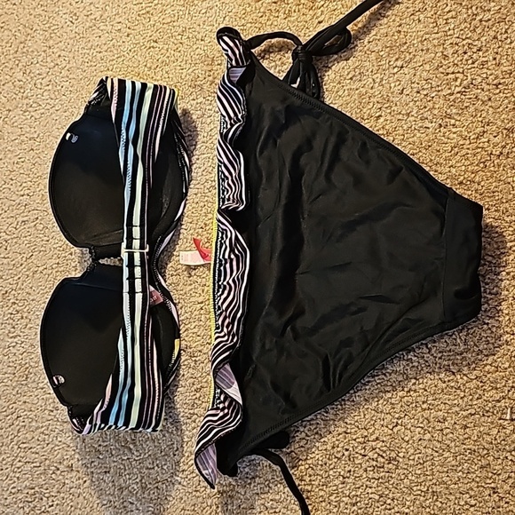 Strapless Victoria's Secret Bikini - Picture 4 of 5